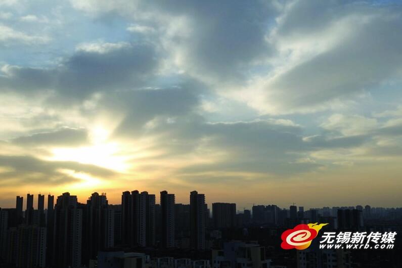 2016年省级主要领导迎来第二波调整 日前,中共中央决定:鹿心社同志任江西省委书记,强卫同志不再担任江西省委书记、常委、委员职务;王国生同志任青海省委委员、常委、书记,骆惠宁同志不再担任青海省委书记、常委、委员职务,另有任用。此次调整是今年第二次进行的省级党委书记调整,自2016年以来,中央密集调整地方省级领导职务,数十名省级党委常委职务发生变动。