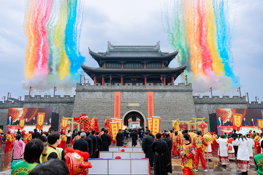 巡游活動啟動現場。梅村街道供圖