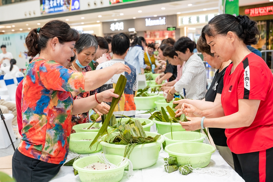 “寻粽香端午 沐传统文化”主题活动现场。旺庄街道供图